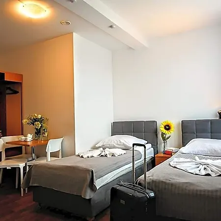 Evotel Bed & Breakfast Zielonka (Wolomin)