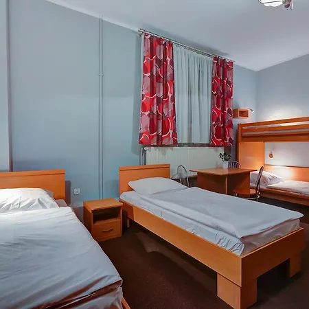 Evotel Nocleg ze śniadaniem 3*